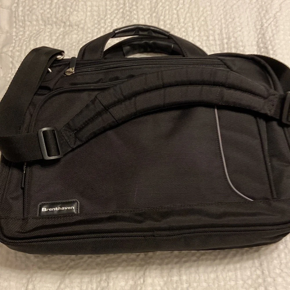 Brenthaven Laptop Bag color black excellent condition wide 17” high 13”